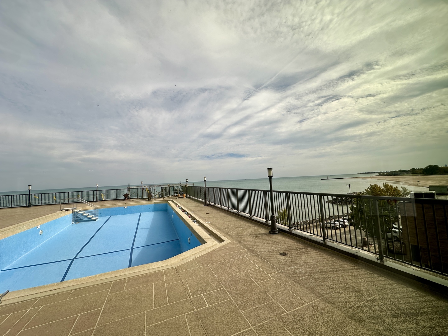 Chicago, Illinois 60660, United States, 1 Bedroom Bedrooms, ,1 BathroomBathrooms,Residential,Active,232653