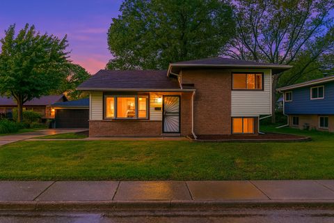 Photo of 111 Algonquin Street, Park Forest, IL 60466 (MLS # 12515222)