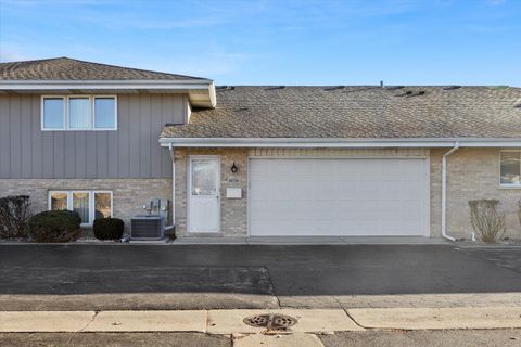 Tiny photo for 18230 Tennessee Lane #220, Orland Park, IL 60467 (MLS # 12536126)