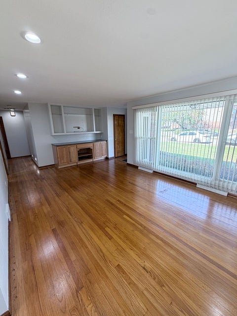 Tiny photo for 6635 W 87th Street, Oak Lawn, IL 60453 (MLS # 12782709)