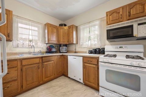 Tiny photo for 926 W Galena Boulevard, Aurora, IL 60506 (MLS # 12728353)