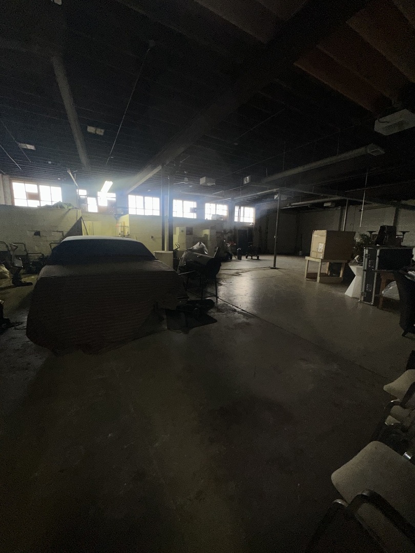 12129 S Peoria Street