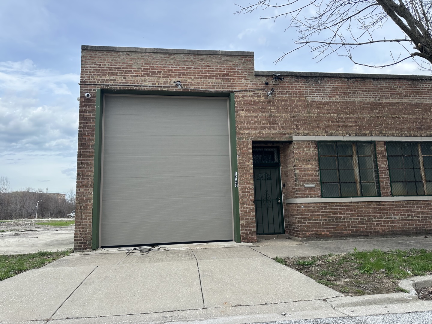 12129 S Peoria Street