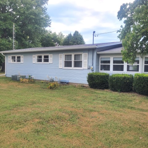 Tiny photo for 911 N 7th Street, Murphysboro, IL 62966 (MLS # 12755912)