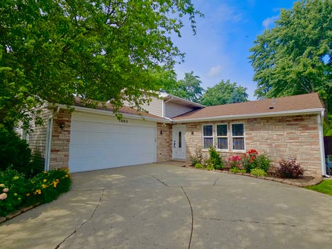 Photo of 1002 SUMMERFIELD Court, Roselle, IL 60172 (MLS # 12718817)