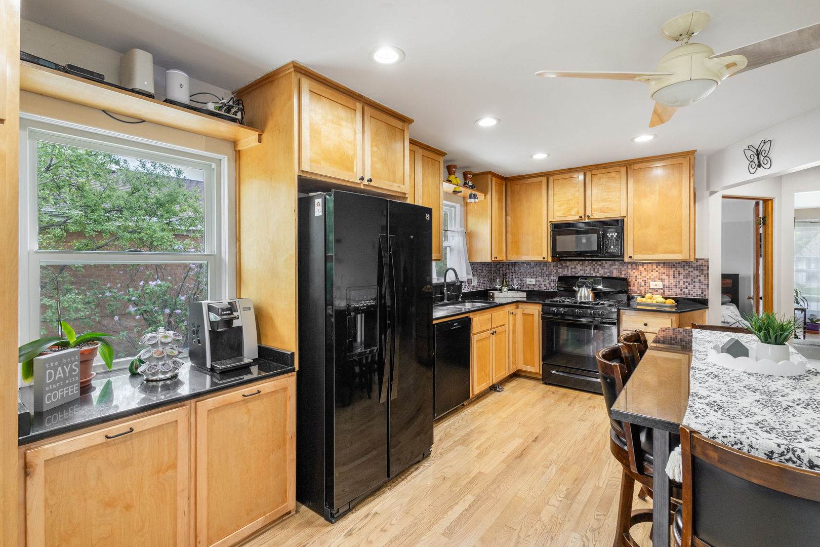 2711 Maple Avenue