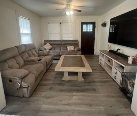 Tiny photo for 617 N View Street, Aurora, IL 60506 (MLS # 12498558)