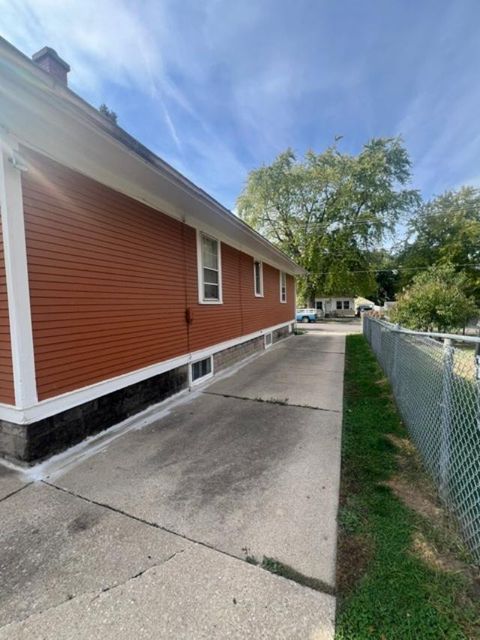 Tiny photo for 617 N View Street, Aurora, IL 60506 (MLS # 12498558)