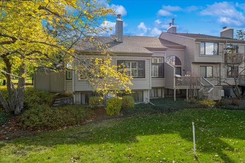 Tiny photo for 868 Longmeadow Court, Lake Barrington, IL 60010 (MLS # 12504344)