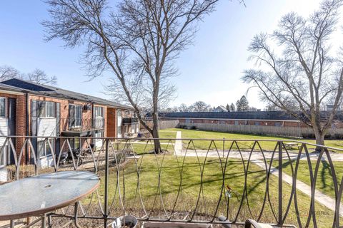Tiny photo for 2407 E Brandenberry Court #2K, Arlington Heights, IL 60004 (MLS # 12639852)