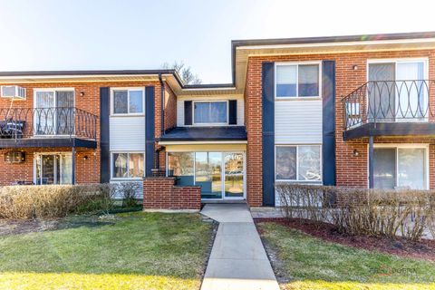 Tiny photo for 2407 E Brandenberry Court #2K, Arlington Heights, IL 60004 (MLS # 12639852)