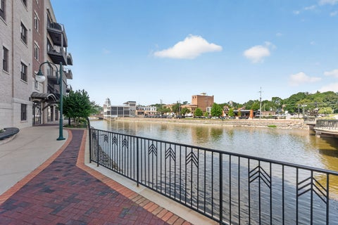 Tiny photo for 321 Brownstone Drive, St. Charles, IL 60174 (MLS # 12770422)