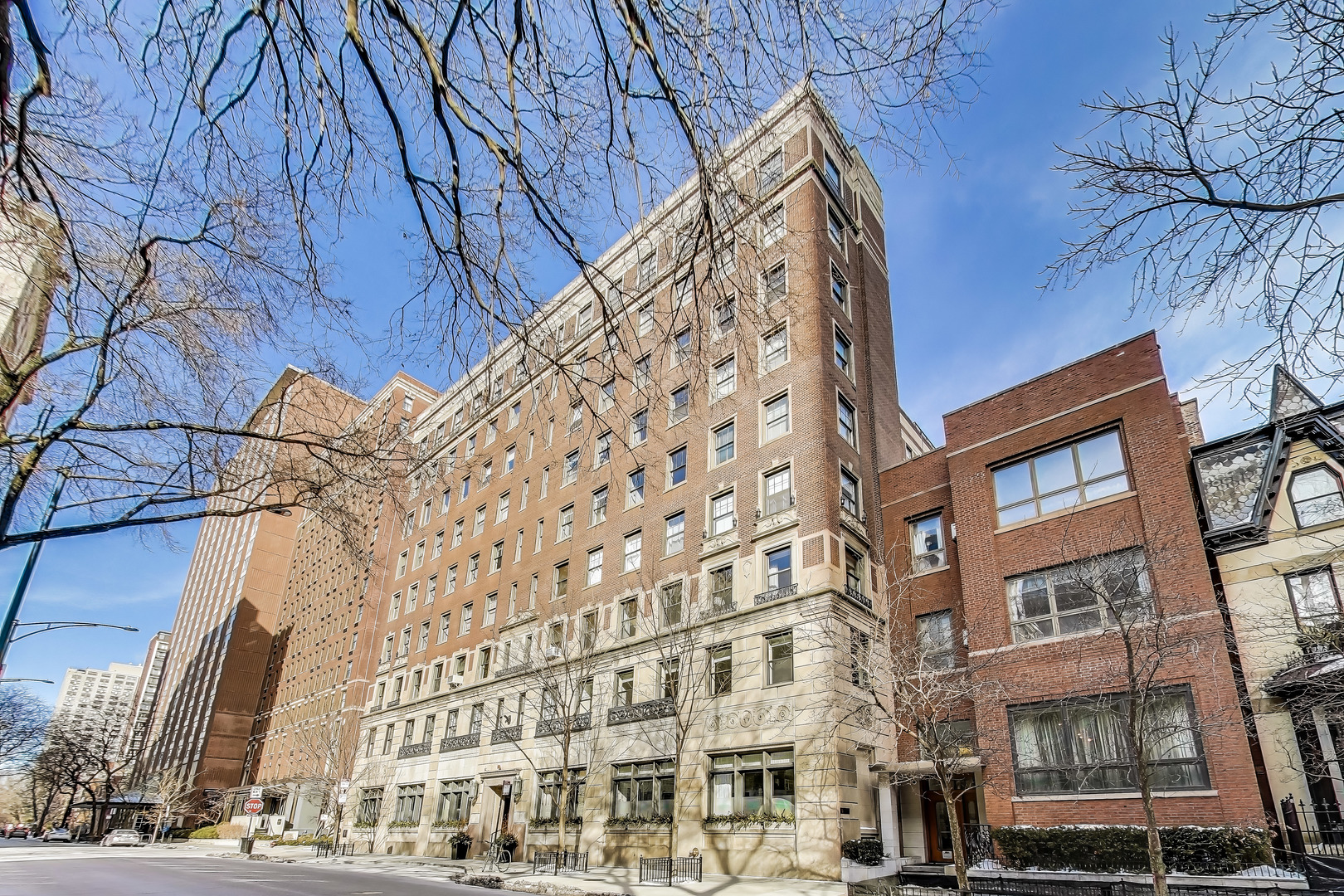 1255 N STATE Parkway 2E-3E