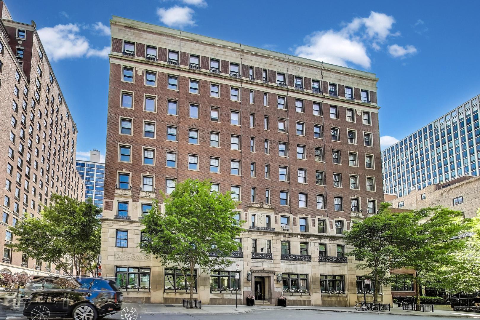 1255 N STATE Parkway 2E-3E