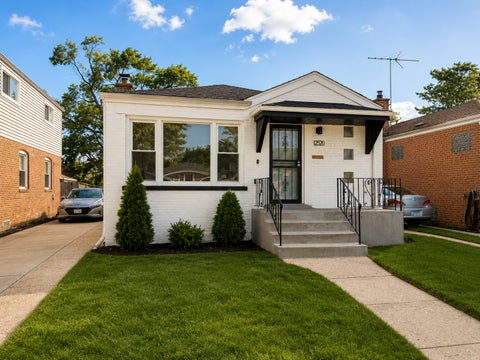 Photo of 12520 S Yale Avenue, Chicago, IL 60628 (MLS # 12743217)