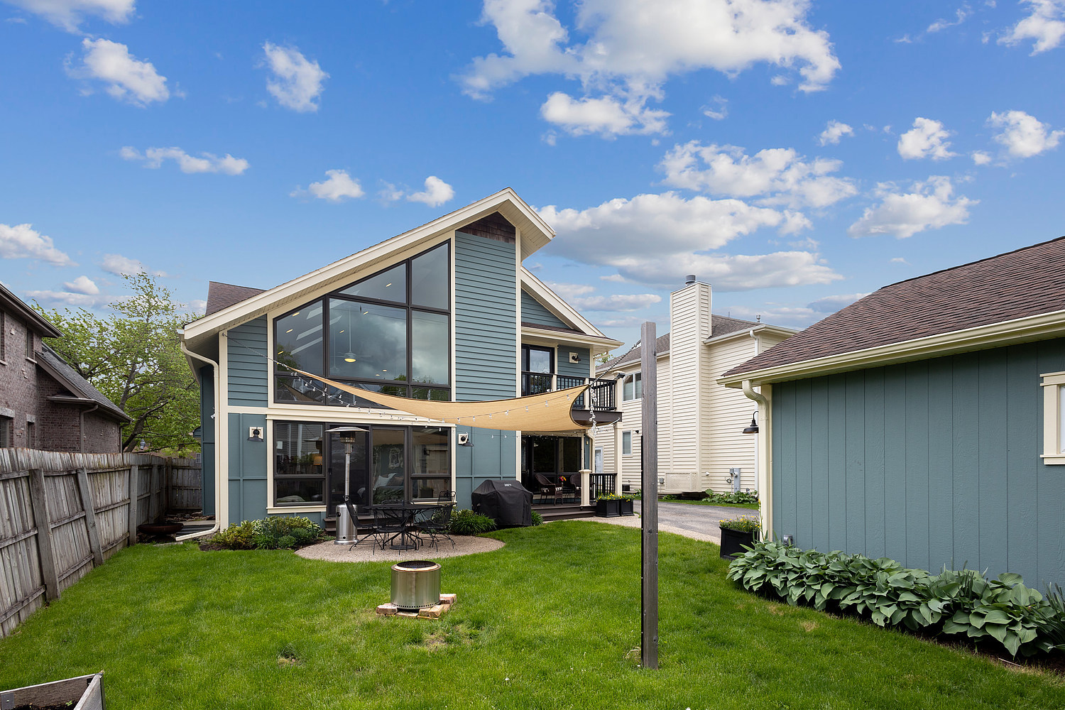 2432 Illinois Road