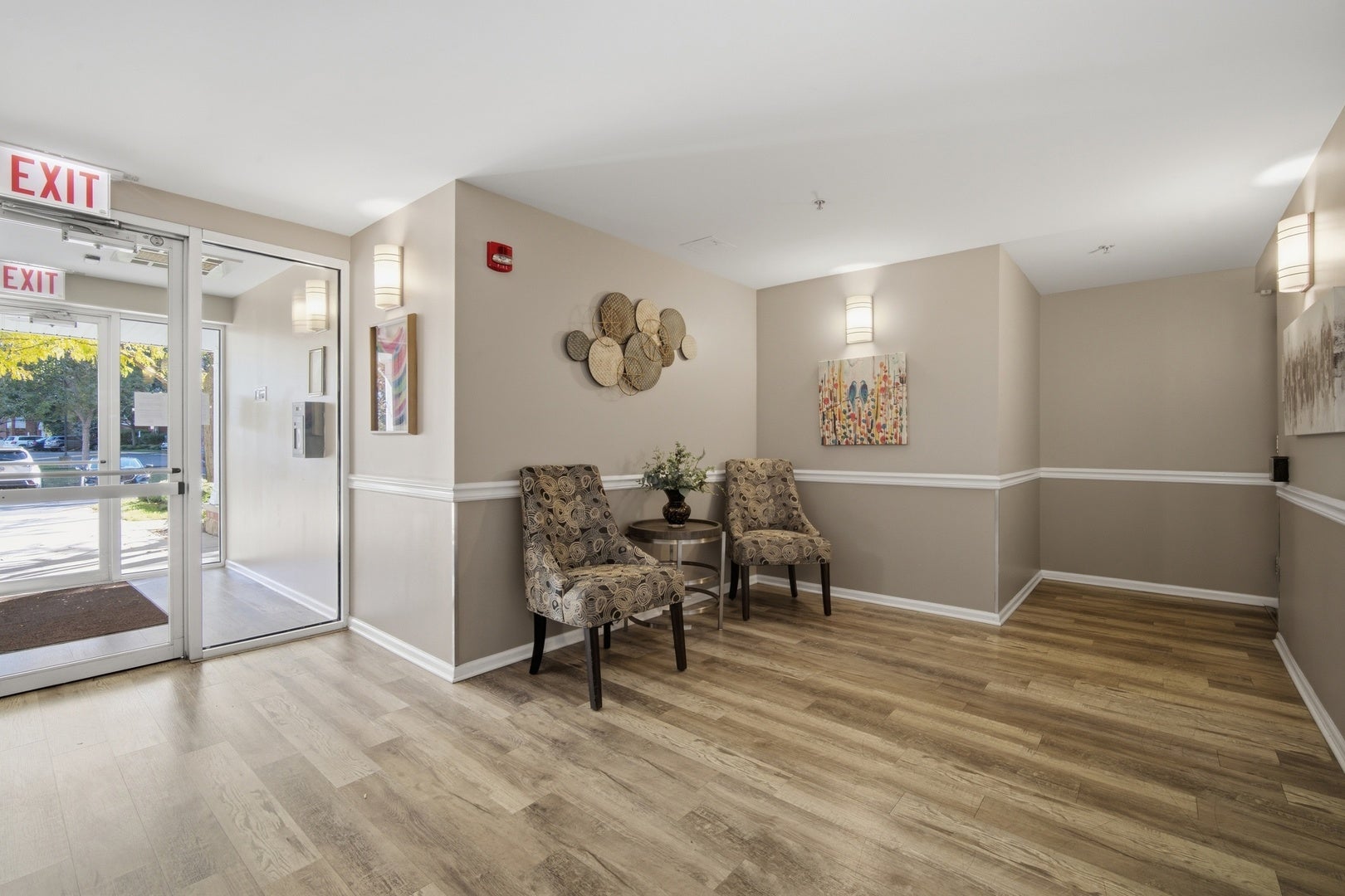 190 N Milwaukee Avenue 303