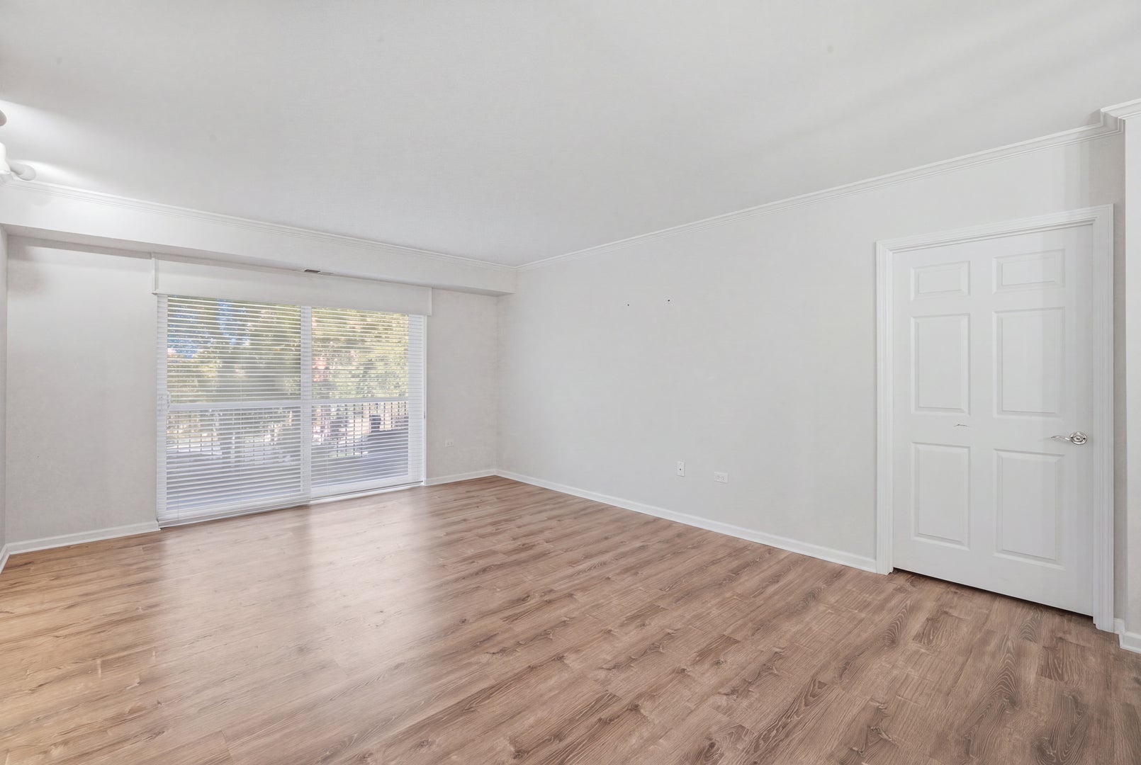 190 N Milwaukee Avenue 303