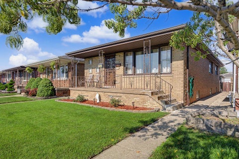 Tiny photo for 11543 S Ewing Avenue, Chicago, IL 60617 (MLS # 12708363)