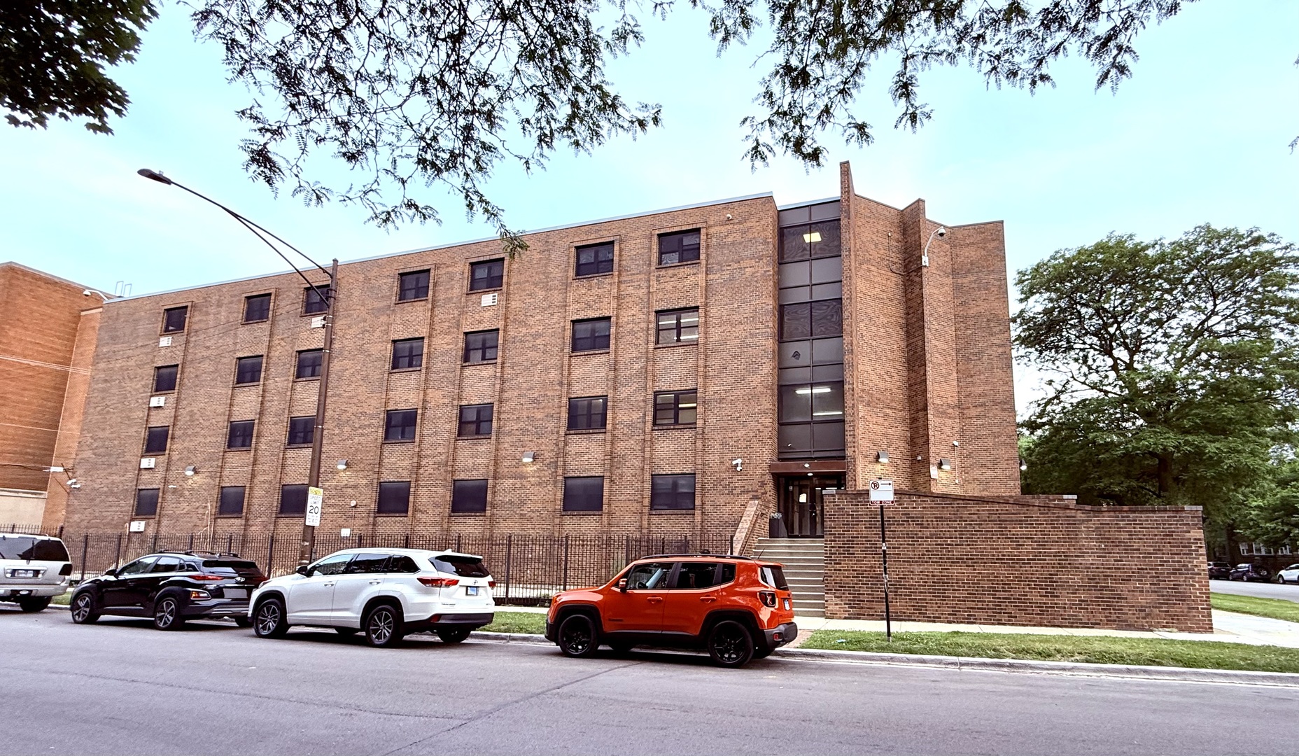 5001 S Michigan Avenue