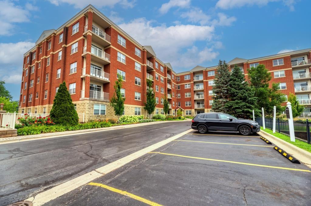 1 Itasca Place 211