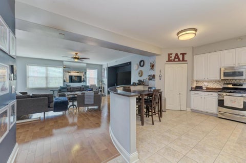 Tiny photo for 1 Itasca Place #211, Itasca, IL 60143 (MLS # 12718085)