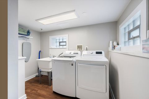 Tiny photo for 272 N Willow Road, Elmhurst, IL 60126 (MLS # 12602391)