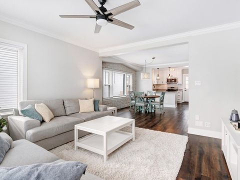 Tiny photo for 272 N Willow Road, Elmhurst, IL 60126 (MLS # 12602391)