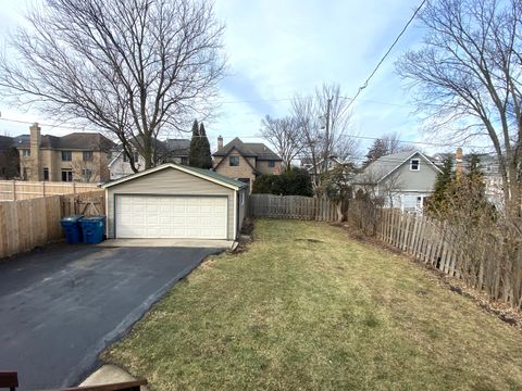 Tiny photo for 272 N Willow Road, Elmhurst, IL 60126 (MLS # 12602391)