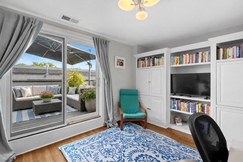 Tiny photo for 1051 W Lill Avenue, Chicago, IL 60614 (MLS # 12759403)