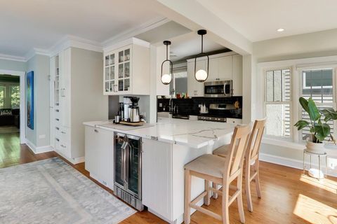 Tiny photo for 806 S Scoville Avenue, Oak Park, IL 60304 (MLS # 12631009)