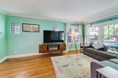 Tiny photo for 806 S Scoville Avenue, Oak Park, IL 60304 (MLS # 12631009)