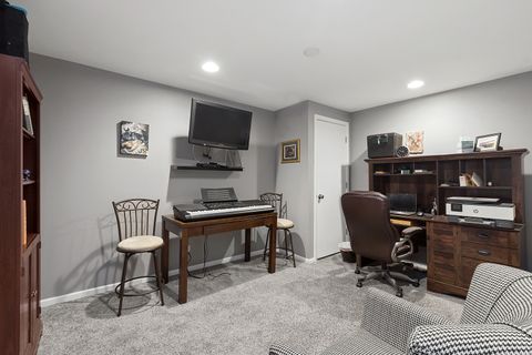 Tiny photo for 15331 Wilshire Drive, Orland Park, IL 60462 (MLS # 12620128)