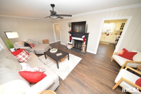 Tiny photo for 17 HIGHLAND Place, Mt Vernon, IL 62864 (MLS # EB460783)