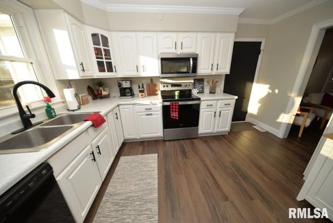 Tiny photo for 17 HIGHLAND Place, Mt Vernon, IL 62864 (MLS # EB460783)