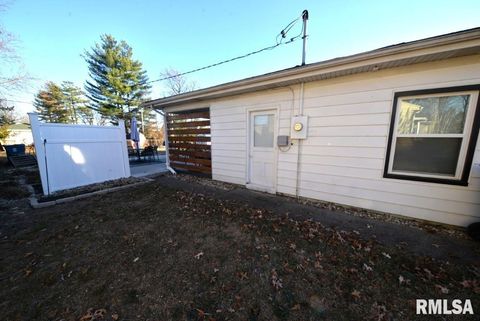 Tiny photo for 17 HIGHLAND Place, Mt Vernon, IL 62864 (MLS # EB460783)