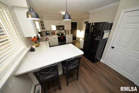 Tiny photo for 17 HIGHLAND Place, Mt Vernon, IL 62864 (MLS # EB460783)