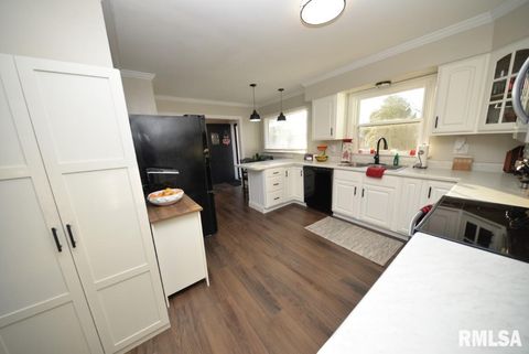 Tiny photo for 17 HIGHLAND Place, Mt Vernon, IL 62864 (MLS # EB460783)