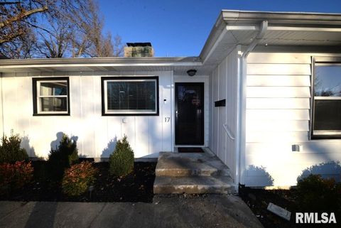 Tiny photo for 17 HIGHLAND Place, Mt Vernon, IL 62864 (MLS # EB460783)