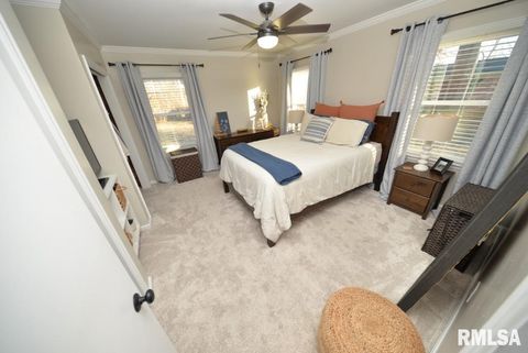 Tiny photo for 17 HIGHLAND Place, Mt Vernon, IL 62864 (MLS # EB460783)