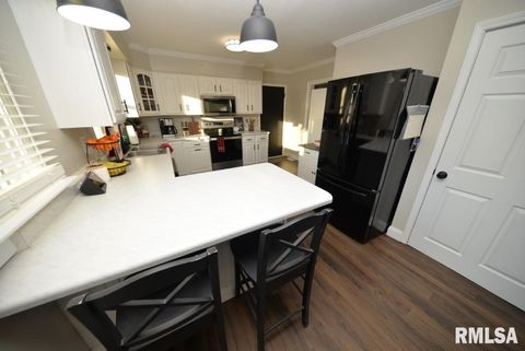 Tiny photo for 17 HIGHLAND Place, Mt Vernon, IL 62864 (MLS # EB460783)