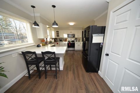 Tiny photo for 17 HIGHLAND Place, Mt Vernon, IL 62864 (MLS # EB460783)