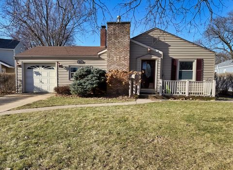Photo of 2406 Brittany Lane, Rock Island, IL 61201 (MLS # 12548087)