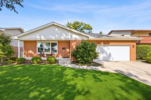 Photo of 706 Courtland Circle, Western Springs, IL 60558 (MLS # 12787256)