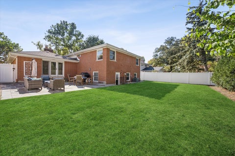 Tiny photo for 706 Courtland Circle, Western Springs, IL 60558 (MLS # 12787256)
