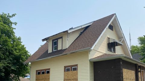 Photo of 945 E Hickory Street, Kankakee, IL 60901 (MLS # 12494576) Photo of 945 E Hickory Street, Kankakee, IL 60901 (MLS # 12494576)