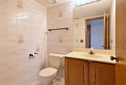 Tiny photo for 632 Berkshire Lane, Des Plaines, IL 60016 (MLS # 12586581)