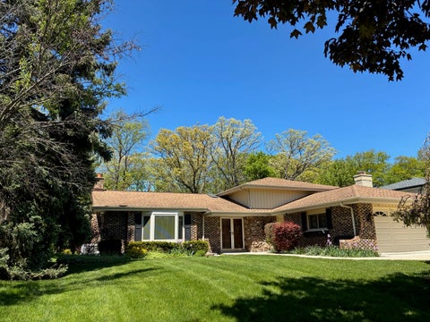 Photo of 387 Woodlane Court, Wood Dale, IL 60191 (MLS # 12668418)