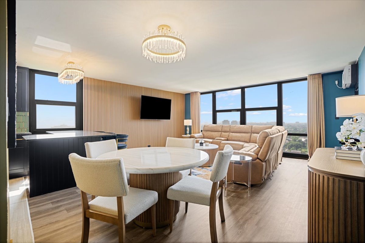 3001 S MICHIGAN Avenue 2202