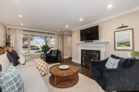 Tiny photo for 240 E Sibley Street, Park Ridge, IL 60068 (MLS # 12482310)